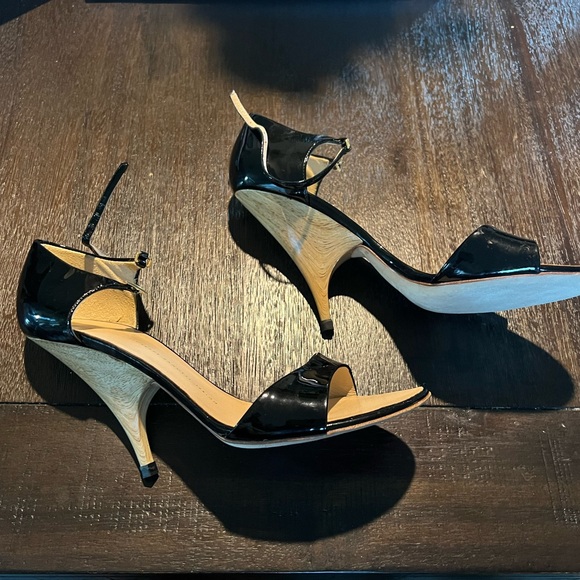 Giuseppe Zanotti Patent Leather Sandal - Picture 11 of 15